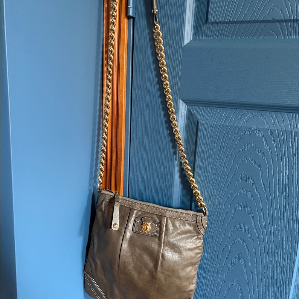 Marc Jacobs Leather Crossbody Bag with Gold Chain Strap - Army Green - Picture 3 of 4